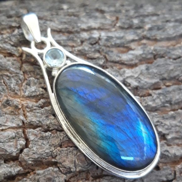 Stunning Labradorite Spectrolite Silver Pendant - Picture 9 of 11